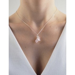 Women's oval pink quartz cluster necklace